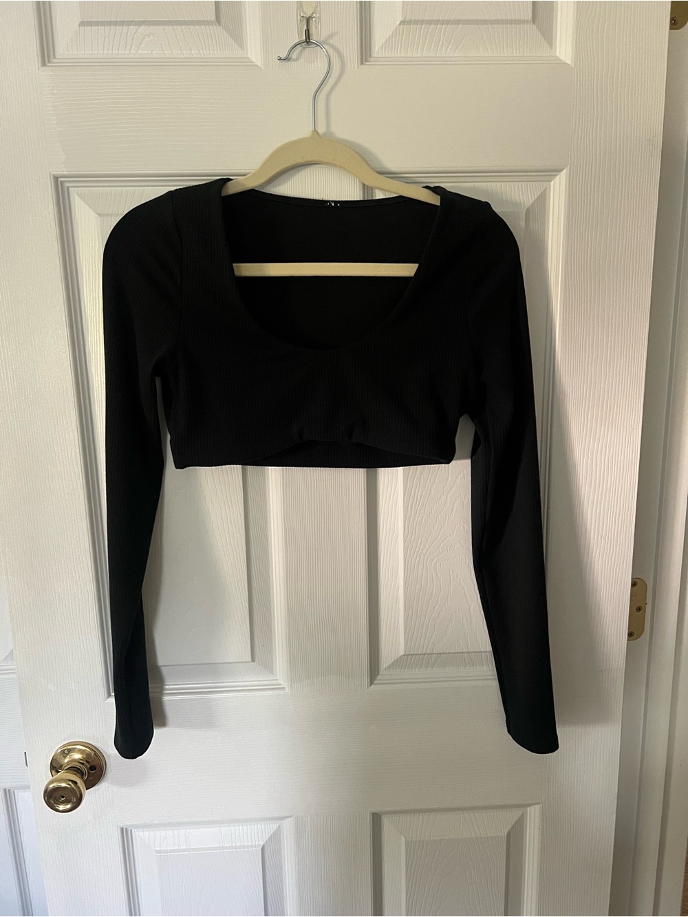 ALO Yoga Black Long-Sleeve Scoop Crop Top